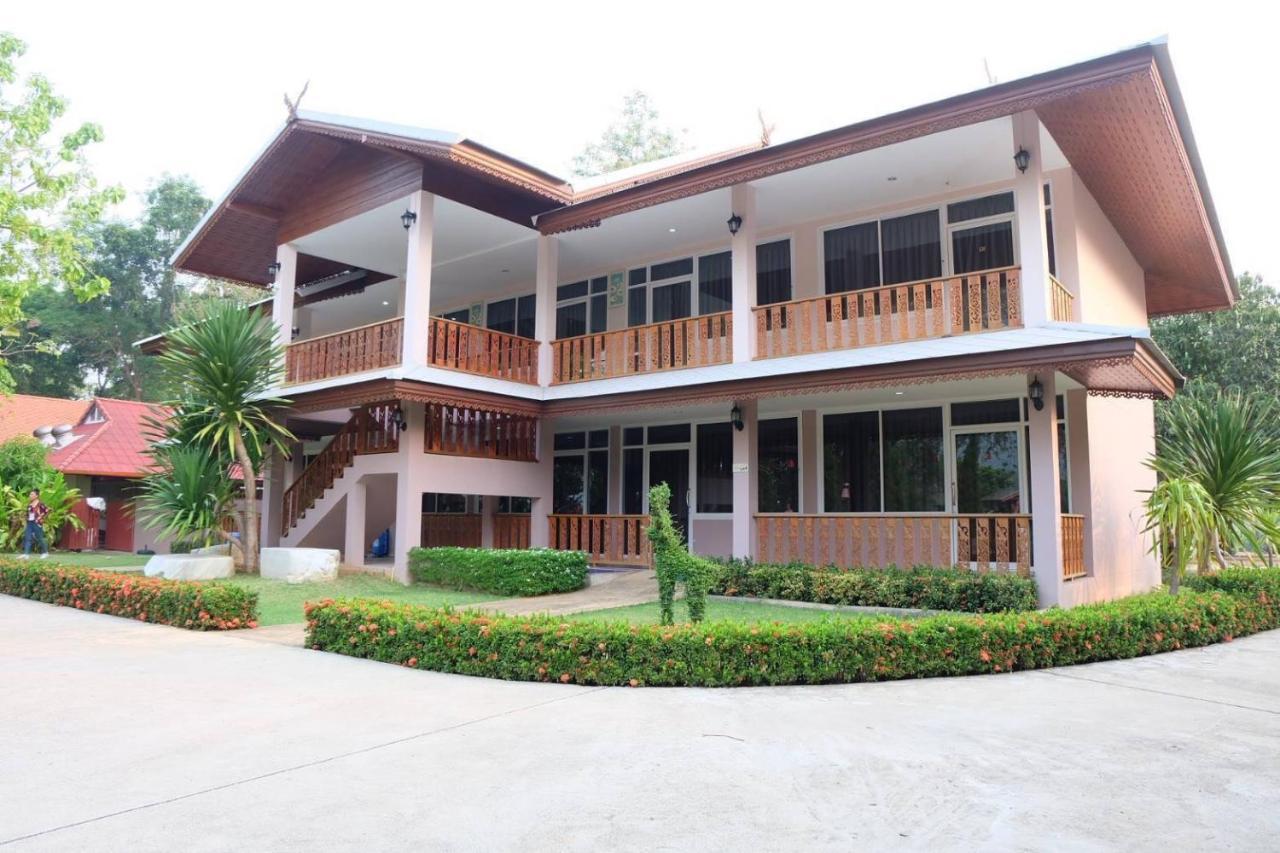 סאי יוק Baanpufa Resort מראה חיצוני תמונה